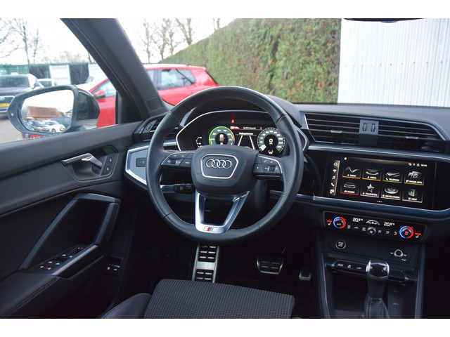 Audi Q3 45TFSI-e S-Line Trekhaak/Matrix/AdaptiveCruise/Stoelverwarming