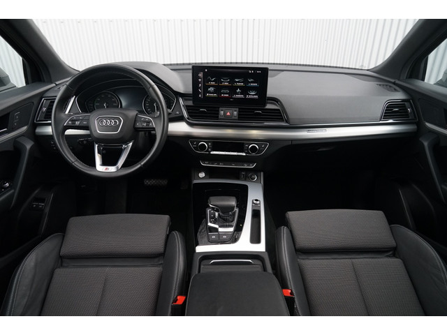 Audi Q5 50TFSI-e S-Line (In- en Exterieur) Nw model Trekhaak/Adaptive/LE