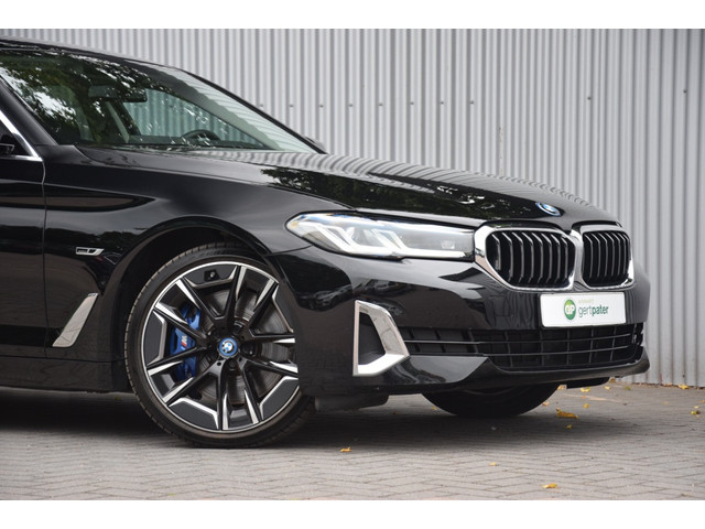 BMW 5 Serie 545e xDrive LaserLED/4Wielsturing/HarmanKardon/Comfortstoelen