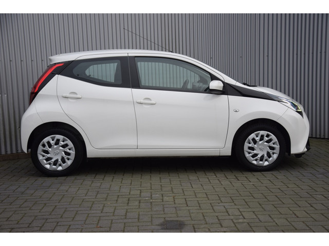 Toyota Aygo 1.0VVT-i x-play Limited Navi/Camera/Airco/Carplay