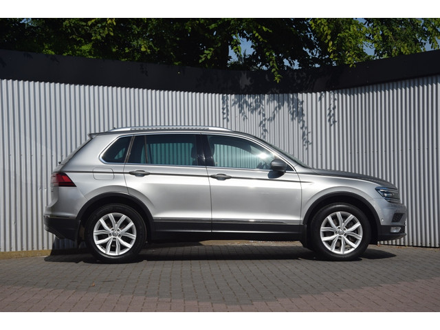 Volkswagen Tiguan 2.0TSI DSG 4M. Highline/LED/Active Info/Navi/Trekhaak